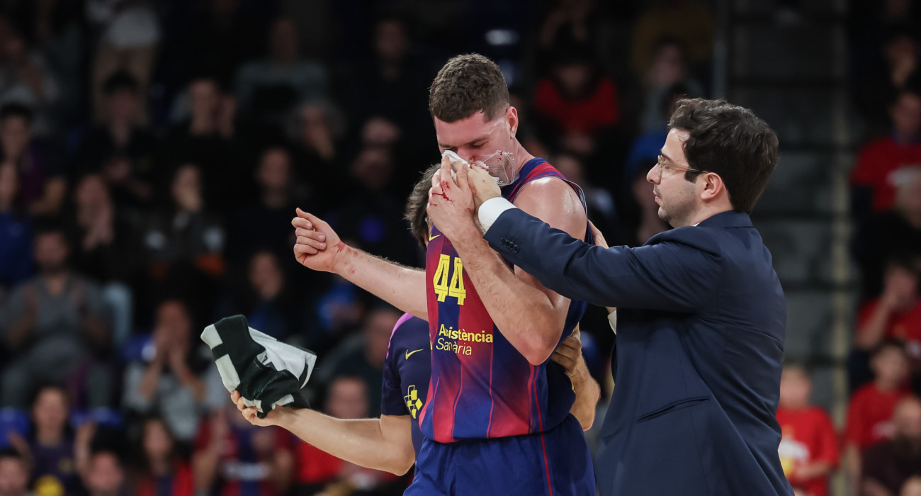 Ο Ζοέλ Πάρα τραυματίστηκε στο ματς της Μπαρτσελόνα με τον Ολυμπιακό/Πηγή: Eurokinissi