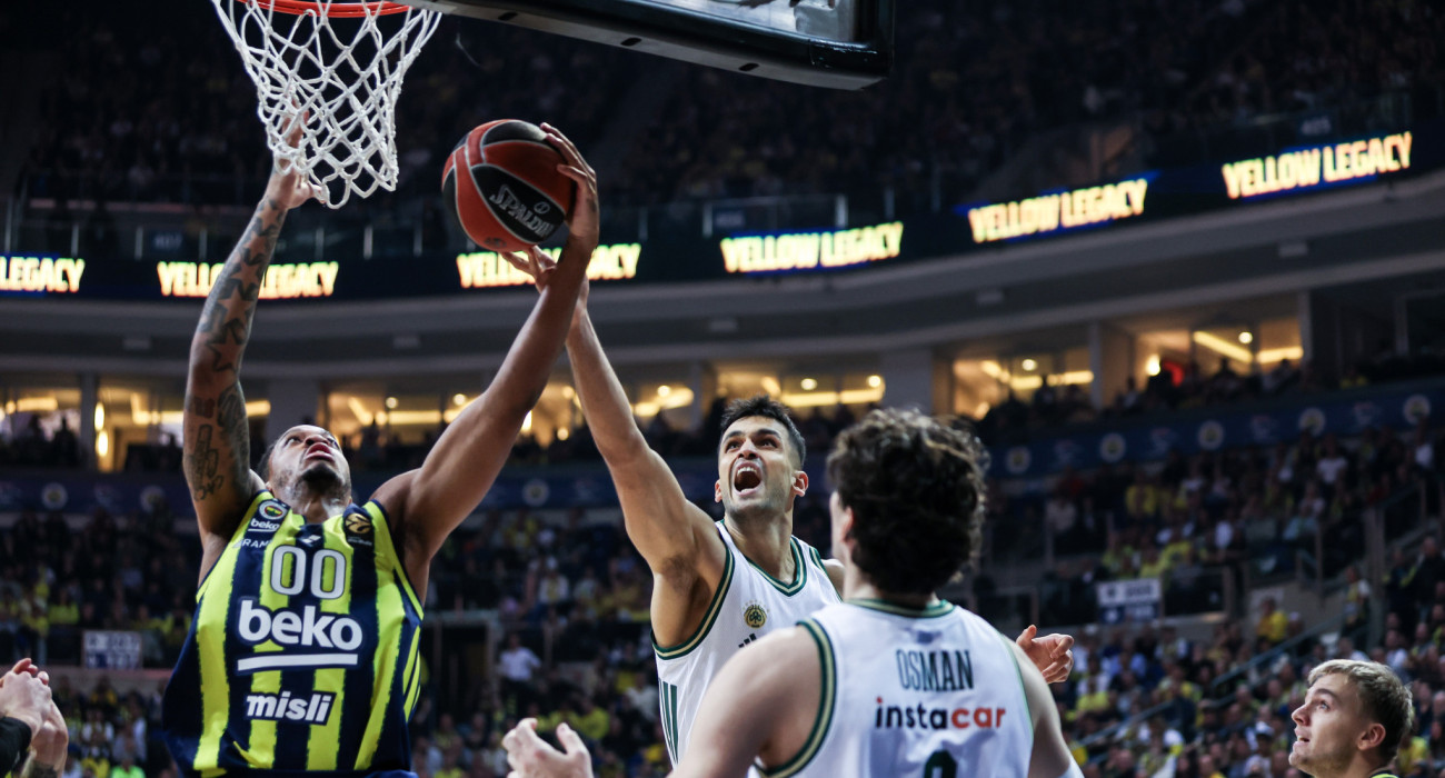 Στιγμιότυπο από την σπουδαία αναμέτρηση του Παναθηναϊκού με τη Φενέρ στην Πόλη / Πηγή: Eurokinissi