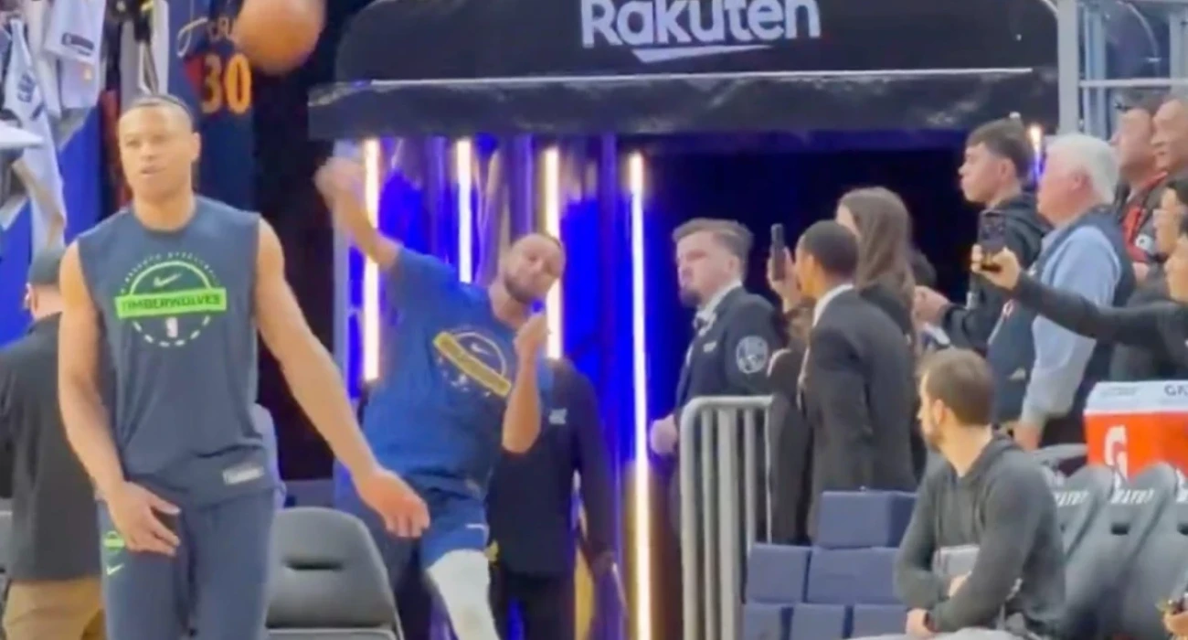 Τα βάζει από παντού: Ο Κάρι ευστόχησε σε σουτ από την είσοδο των αποδυτηρίων (video)