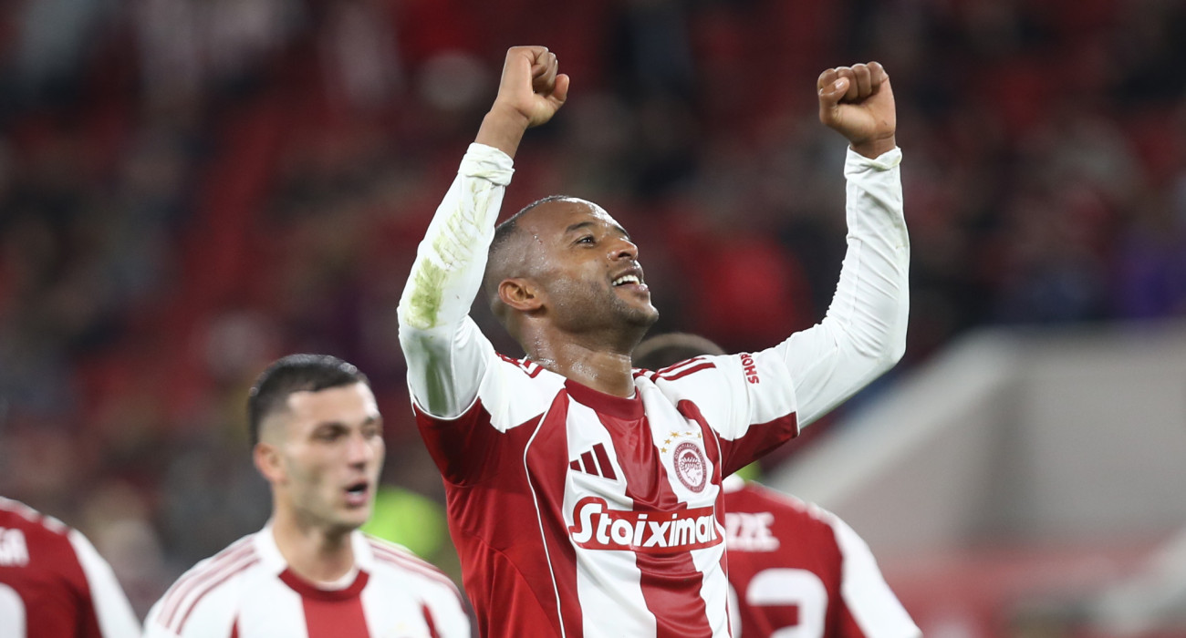 Ο Ελ Κααμπί πανηγυρίζει με τον Ολυμπιακό / Πηγή: Intime