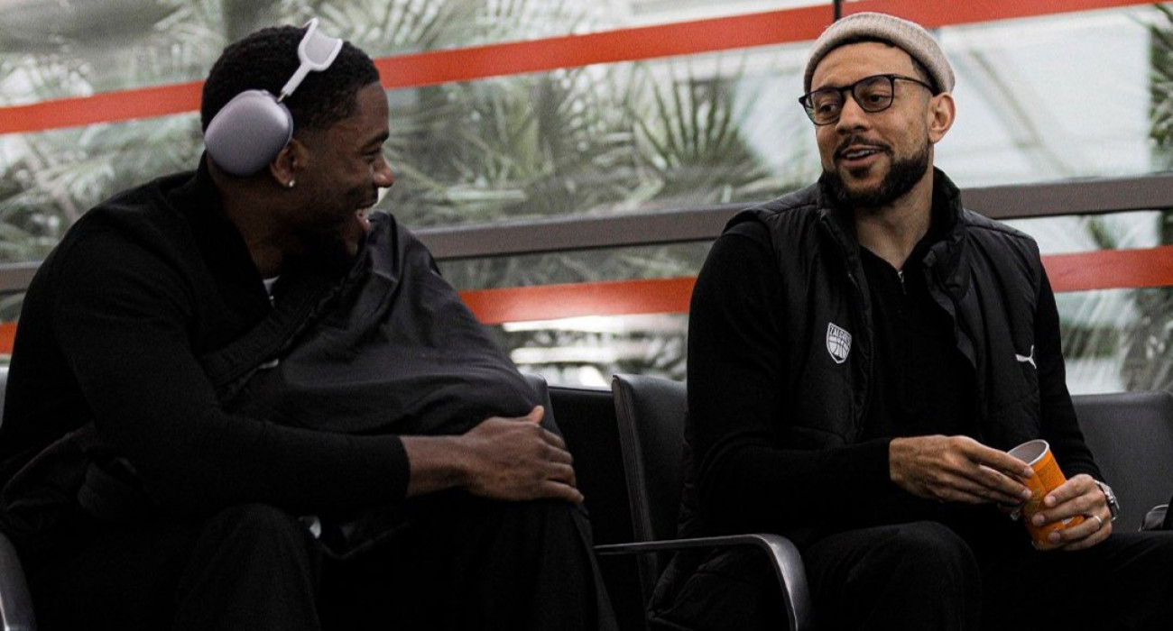 Ο Μόουζες Ράιτ με τον Νάιτζελ Γούλιαμς - Γκος στο αεροδρόμιο του Παρισιού/Πηγή: x.com@bczalgiris