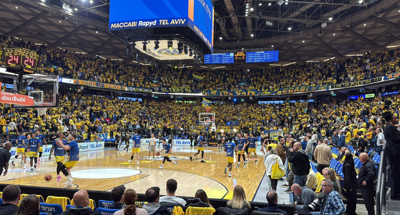 Η Euroleague επέστρεψε στο Ισραήλ και οι φίλοι της Μακάμπι γέμισαν τη Menora Mivtachim Arena
