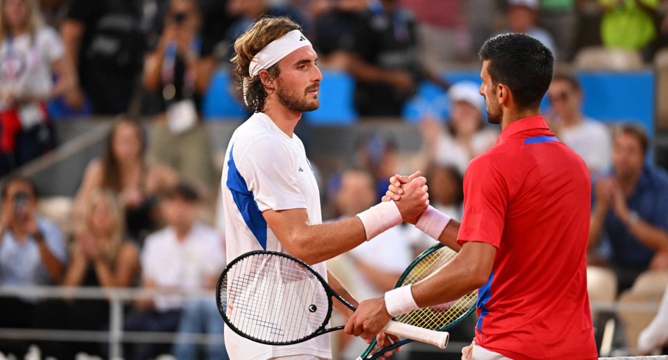 Ο Τσιτσιπάς με τον Τζόκοβιτς / Πηγή: IMAGO / ABACAPRESS