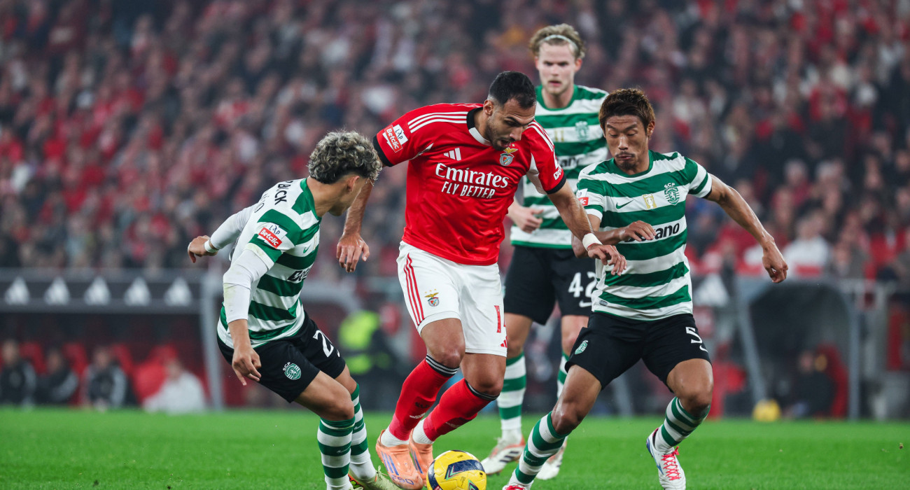 Ο Βαγγέλης Παυλίδης σε μονομαχία από την αναμέτρηση της Μπενφίκα με την Σπόρτινγκ Λισαβόνας / Πηγή: Imago