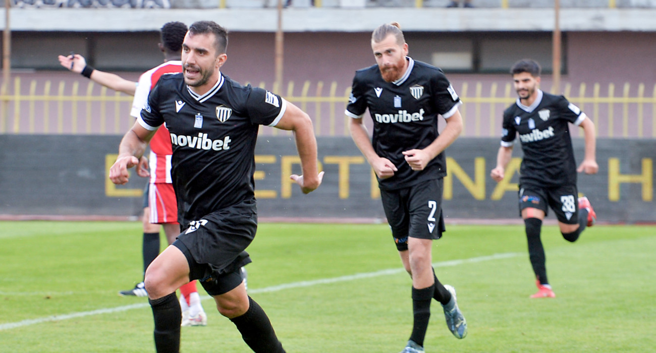 Βασίλης Μάντζης και Νίκος Βαφέας πανηγυρίζουν / Πηγή: Eurokinissi