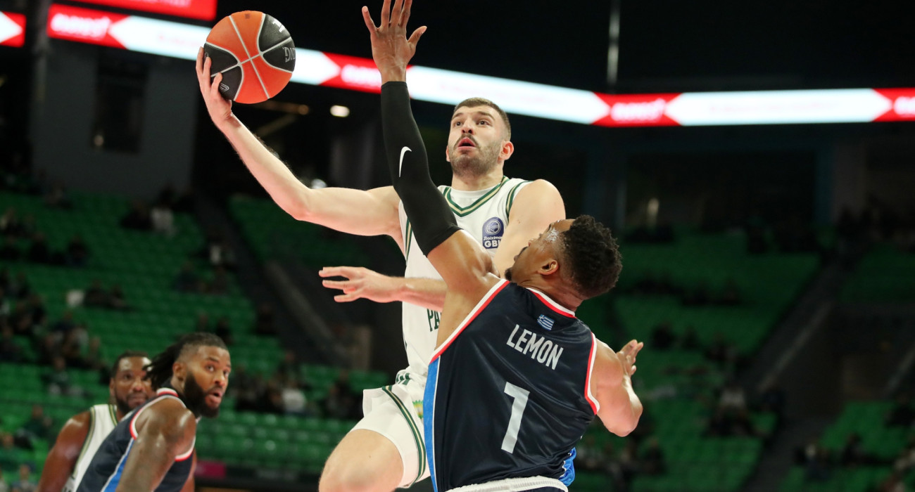 Ο τρομερός Ρογκαβόπουλος τα «έσταζε» από παντού και ο Παναθηναϊκός ξέσπασε στον Πανιώνιο!