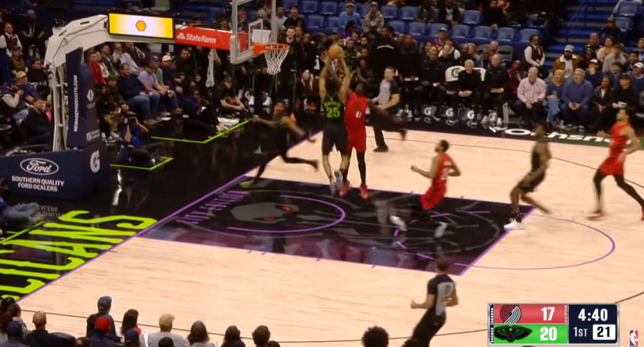 Γεμάτο καρφώματα και... πτήση του Μέρφι το Top 10 του ΝΒΑ (video)