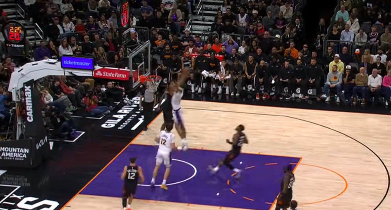 Εντυπωσιακές φάσεις και... poster Χέιζ στο Top 10 του ΝΒΑ (video)