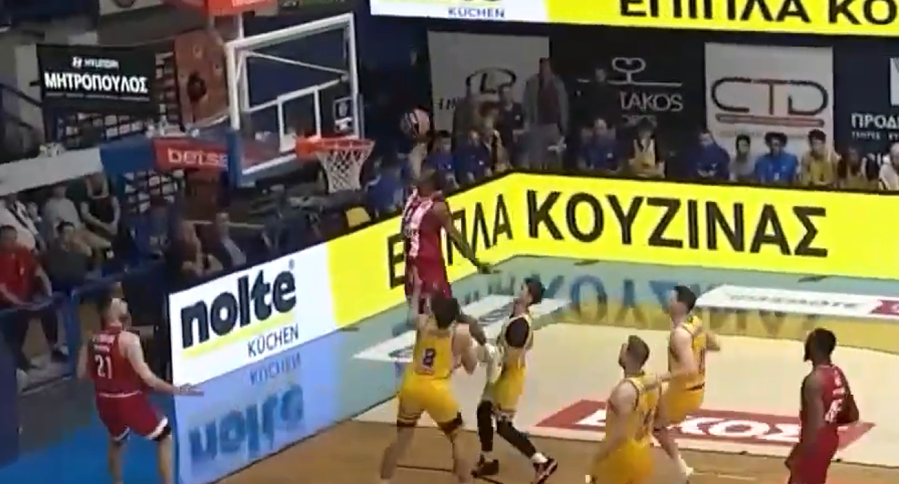 Καρφωμα Σειμπεν Λι/ source: screenshot