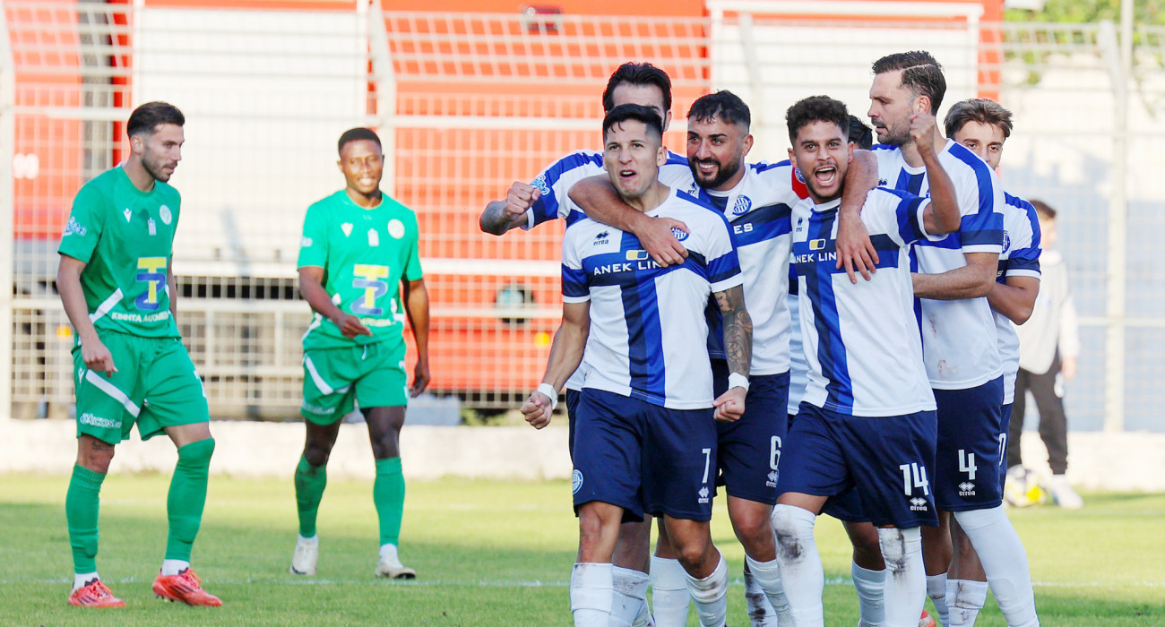 Οι ποδοσφαιριστές των Χανίων πανηγυρίζουν / Πηγή: intime
