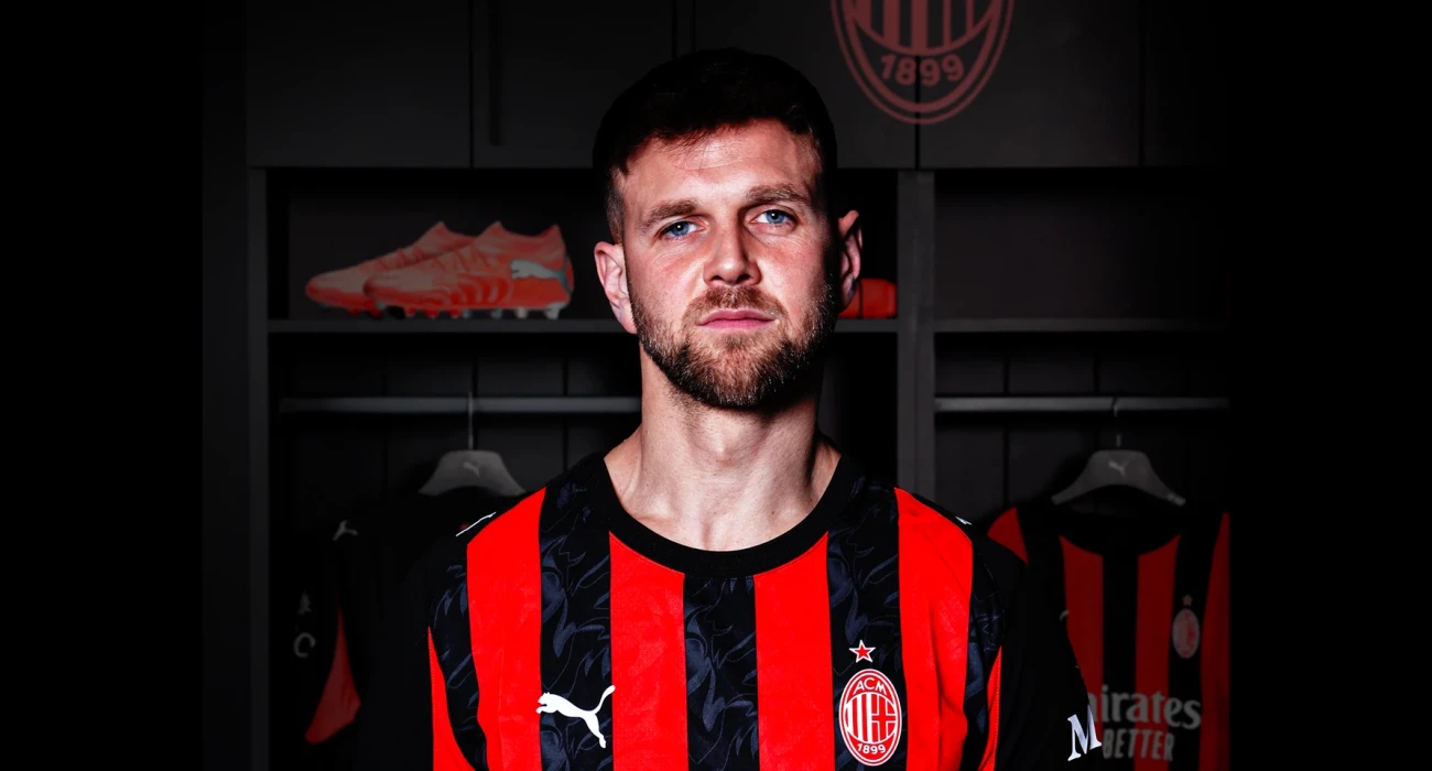 Ο Νίκλας Φούλκρουγκ με τη φανέλα της Μίλαν / Πηγή: acmilanfc