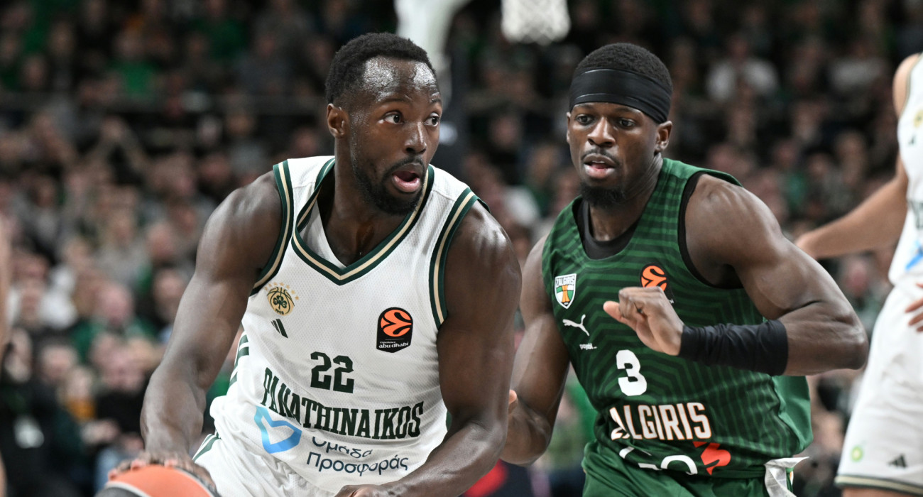 Ο Τζέριαν Γκραντ με τον Σιλβέιν Φρανσίσκο σε φάση του Ζαλγκίρις - Παναθηναϊκός, Πηγή: Vaggelis Stolis