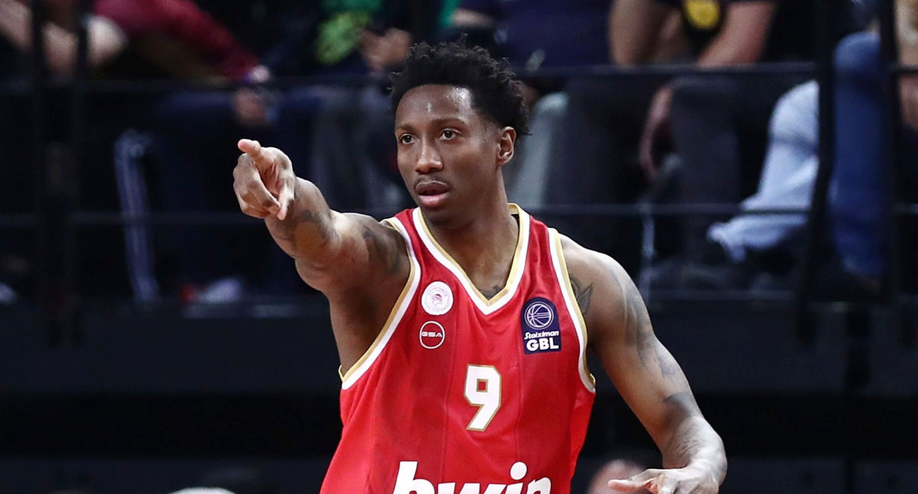 Προ των πυλών της Εφές ο Λι / Πηή: ΙΝΤΙΜΕ