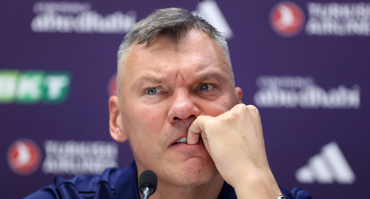 Ο... σκεπτικός και προβληματισμένος Σαρούνας Γιασικεβίτσιους / Πηγή: ΙΝΤΙΜΕ