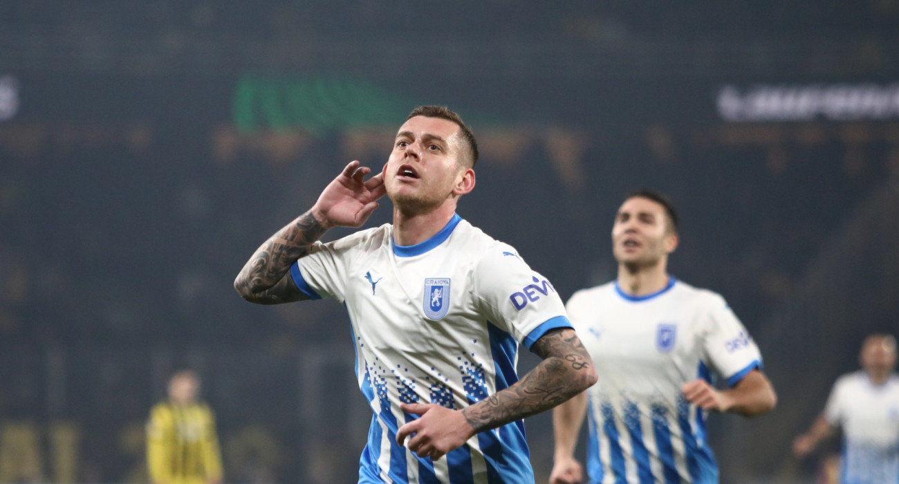 Ο Τσικαλντάου πανηγυρίζει για το 0-2 της Κραϊόβα / Πηγή: Intime