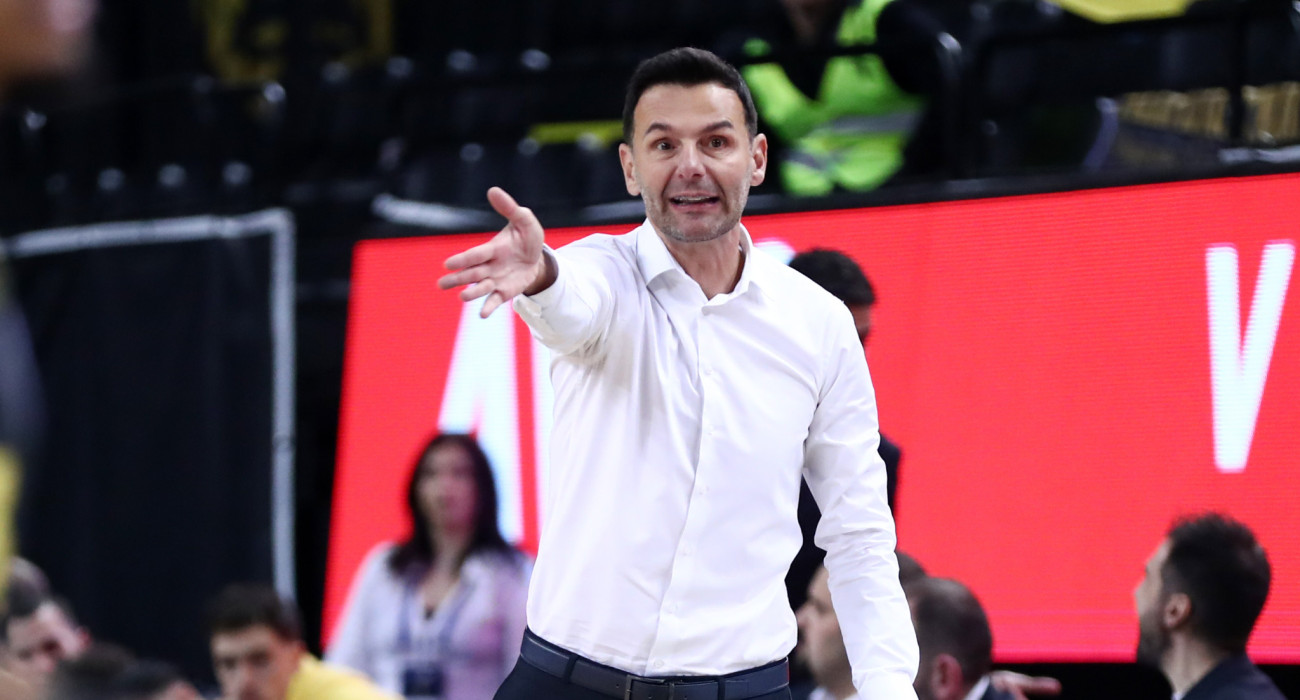 Ο Ίγκορ Μίλιτσιτς στον πάγκο του Άρη, Πηγή: Intime