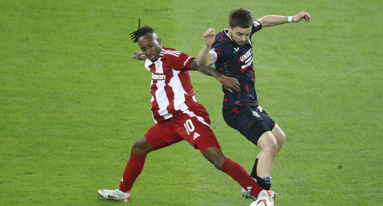 Ο Ζέλσον Μαρτίν σε αγώνα του Ολυμπιακού κόντρα στην Ρέιντζερς / Πηγή: Eurokinissi