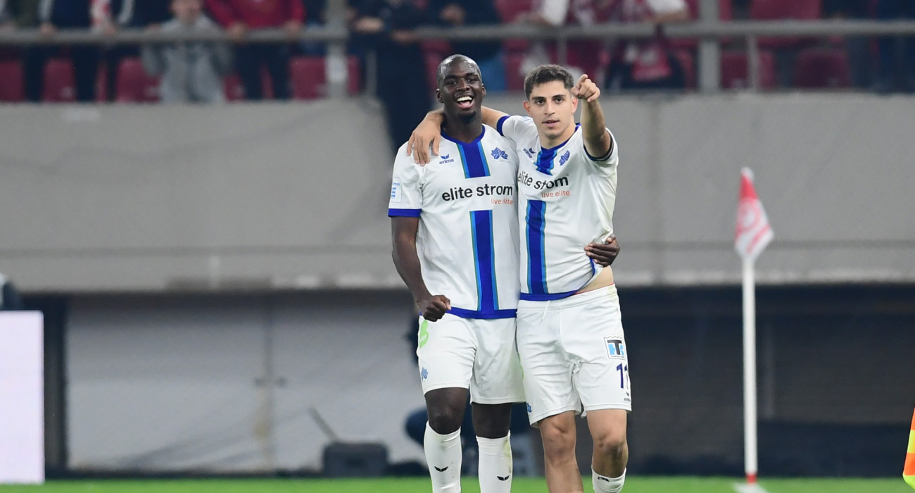 Παντελίδης και Τεττέη πανηγυρίζουν στο Φάληρο / Πηγή: Eurokinissi