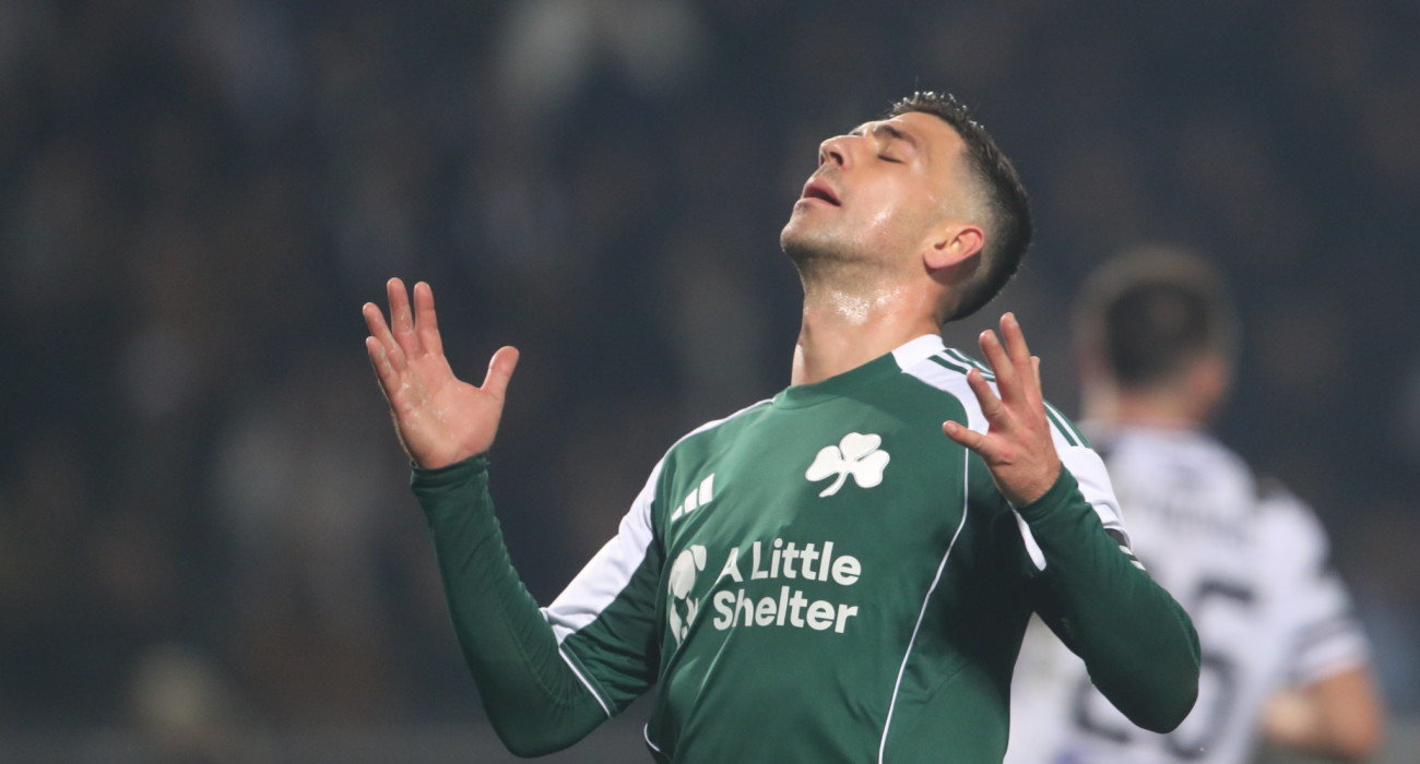 Ο Τάσος Μπακασέτας απογοητευμένος στο ΠΑΟΚ - Παναθηναϊκός / Πηγή: Eurokinissi