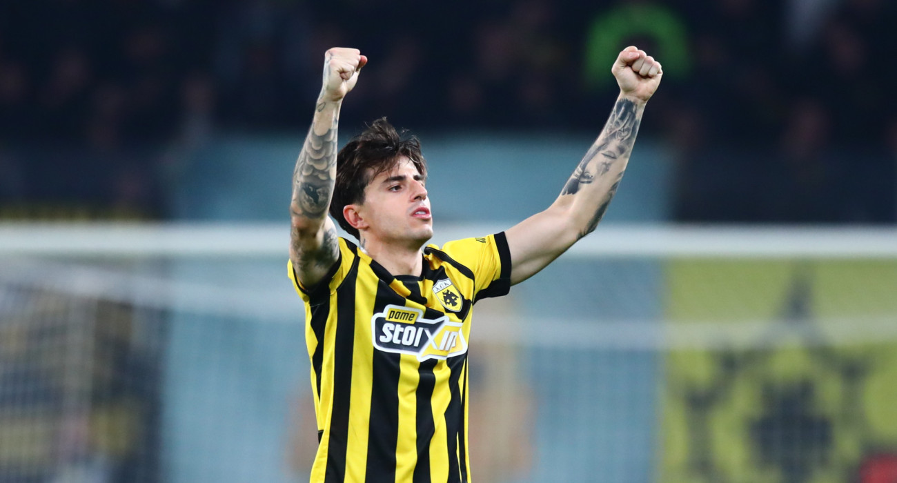 Ο Λάζαρος Ρότα πανηγυρίζει