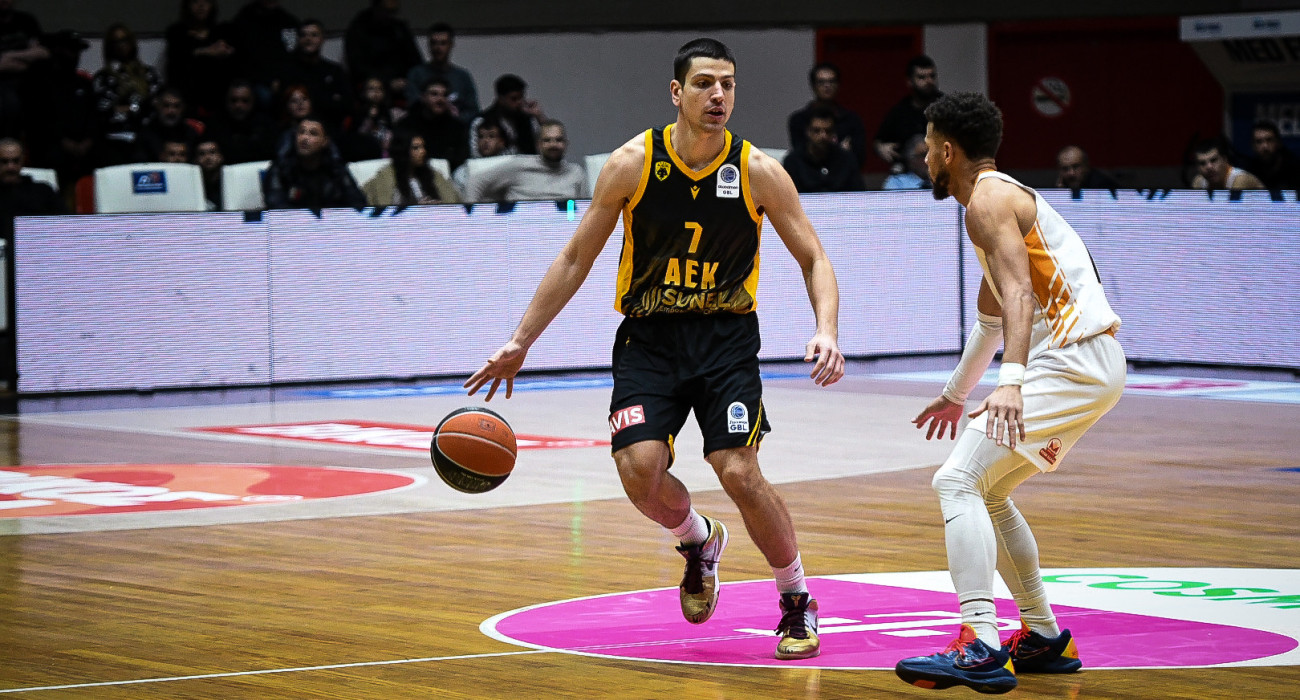 Στιγμιότυπο από το παιχνίδι ανάμεσα σε Προμηθέα Πάτρας και ΑΕΚ για τη Stoiximan GBL, Πηγή: Eurokinissi