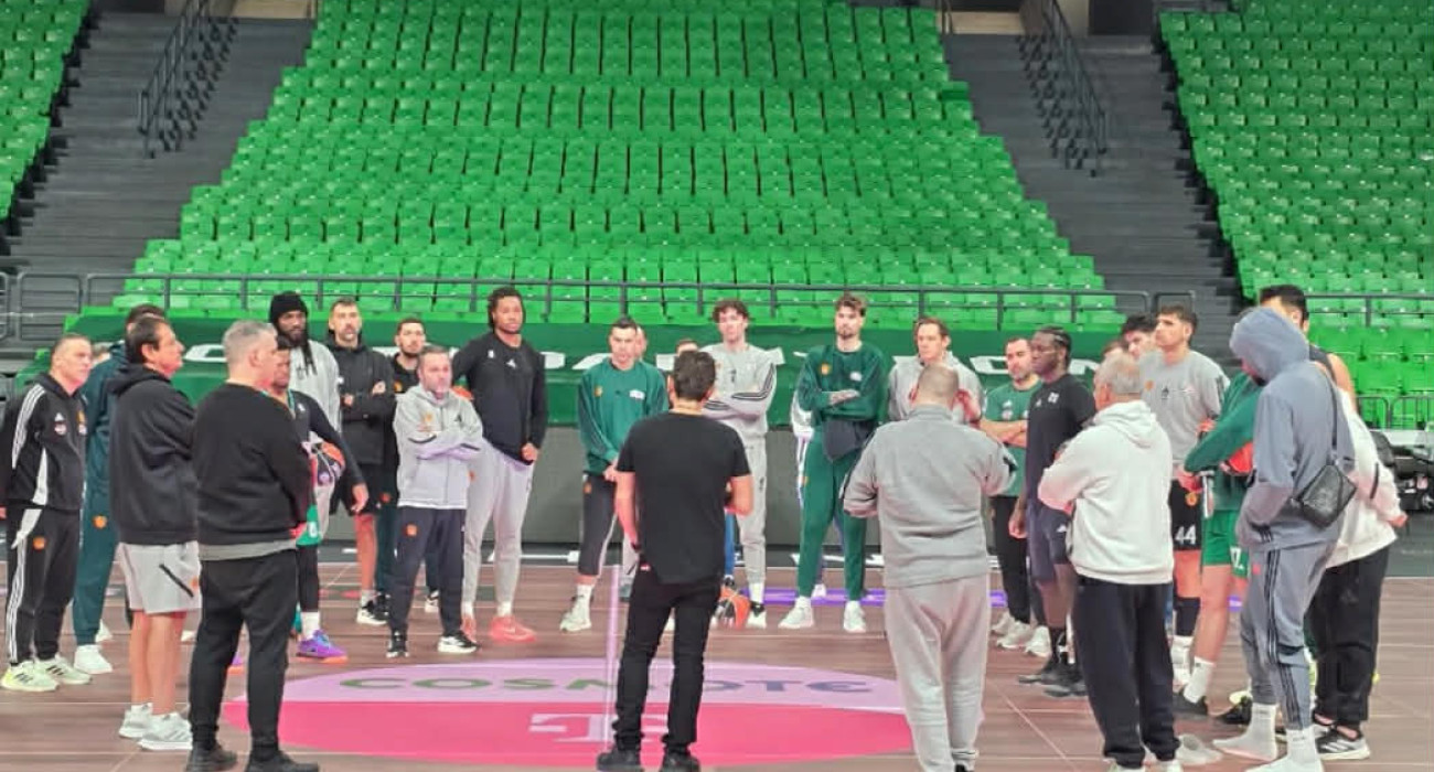 Ο Δημήτρης Γιαννακόπουλος στην προπόνηση του Παναθηναϊκού