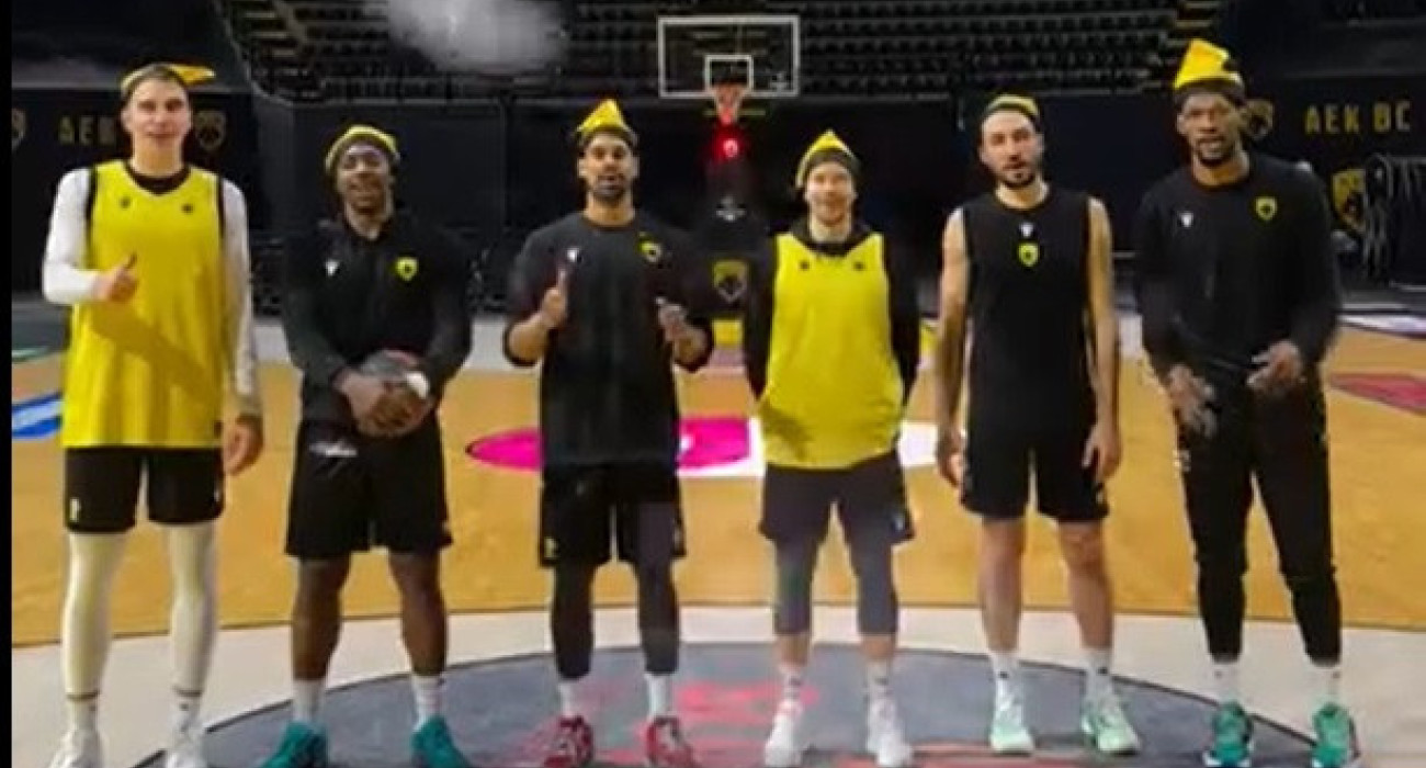 Οι... πολύγλωσσες ευχές της ΑΕΚ για τα Χριστούγεννα (video)