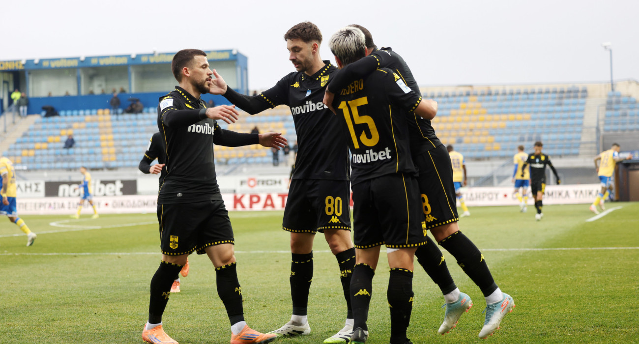 Οι ποδοσφαιριστές του Άρη πανηγυρίζουν / Πηγή: Intime