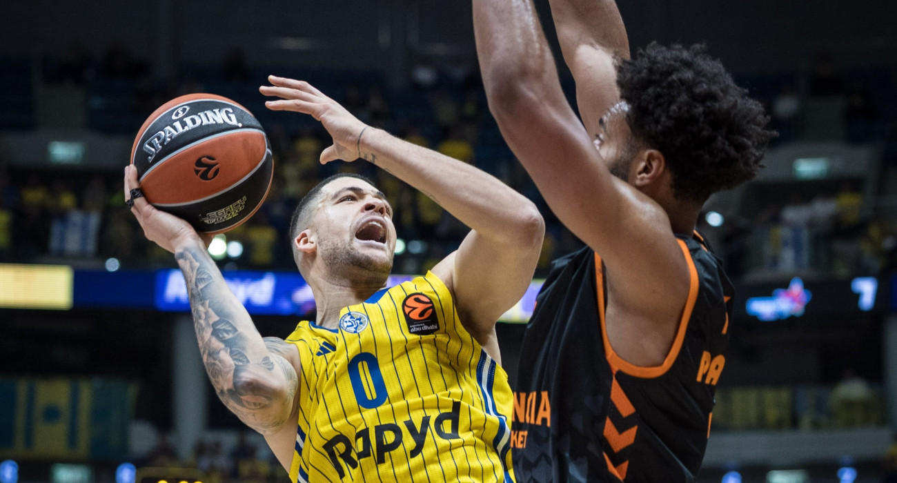 Έμεινε όρθια η Μακάμπι και... προσγείωσε τη Βαλένθια