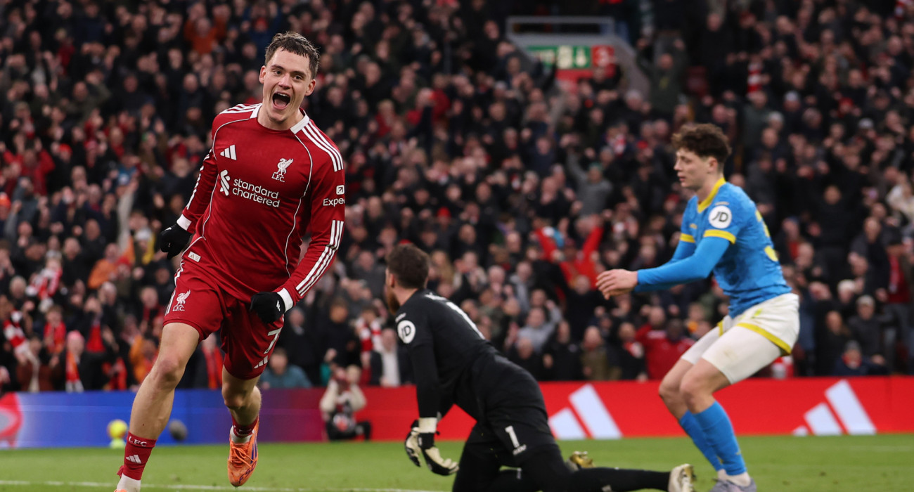Ο Φλόριαν Βιρτς πανηγυρίζει το πρώτο του γκολ με τη φανέλα της Λίβερπουλ / Πηγή: Photo by Carl Recine/Getty Images