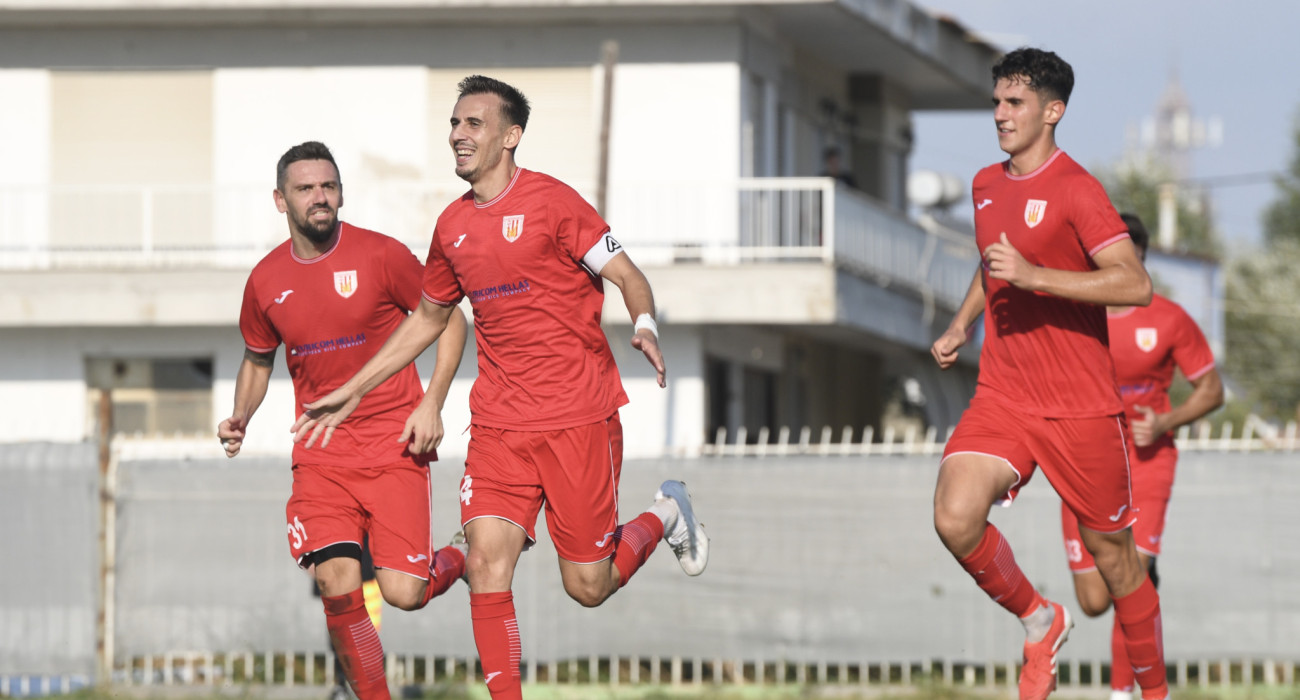 Οι ποδοσφαιριστές του Καμπανιακού πανηγυρίζουν / Πηγή: Intime