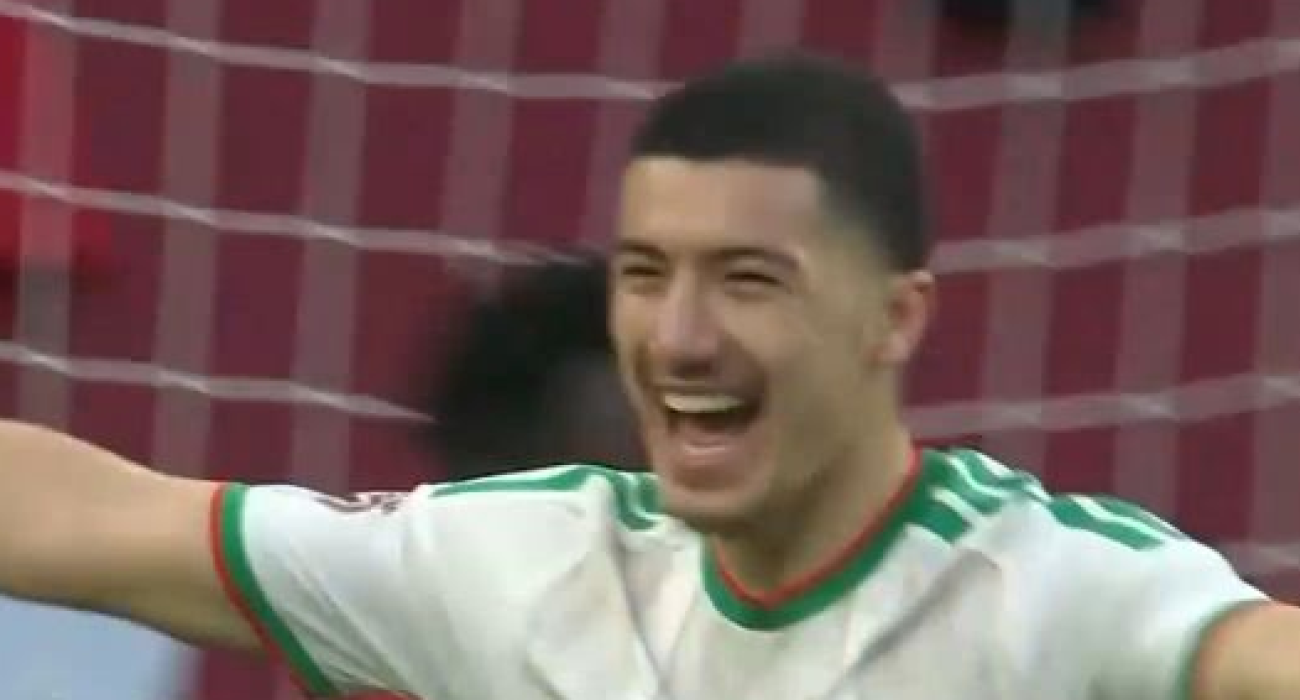 Ο Μάζα στο τρίτο γκολ της Αλγερίας / Screenshot