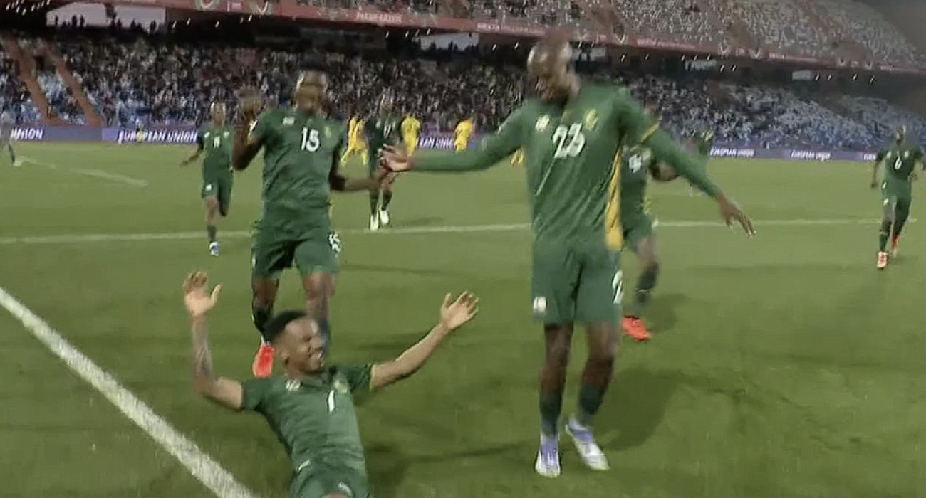 Οι παίκτες της Νότιας Αφρικής πανηγυρίζουν / Screenshot