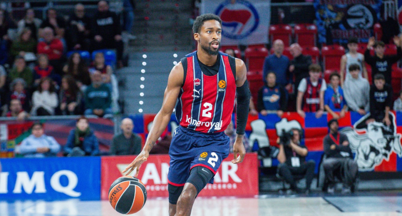 Konser Baskonia's X / Ο Κόμπι Σίμονς