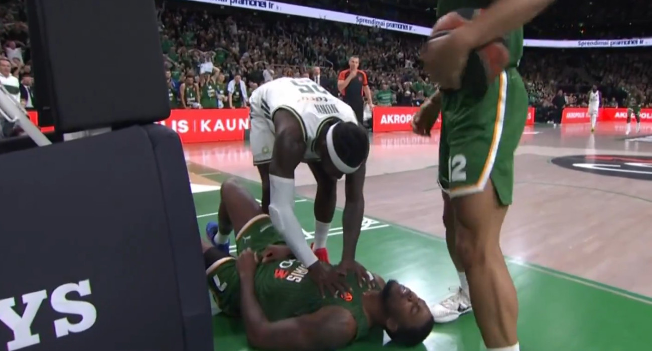 Ο Ναν έκανε επικίνδυνο φάουλ στον Ράιτ την ώρα που κάρφωνε - Πήγε αμέσως να δει αν είναι καλά (video)