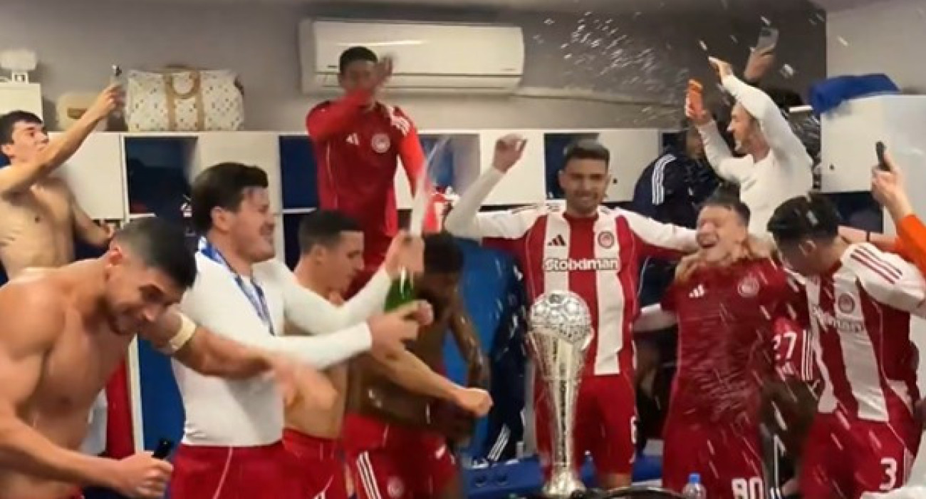 Οι πανηγυρισμοί στα αποδυτήρια του Ολυμπιακού / Screenshot