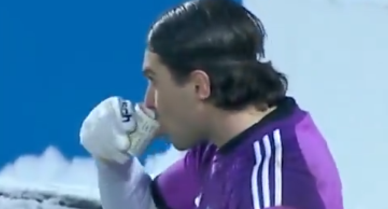 Ο Ματίγια Όρμπανιτς έπινε τσάι στην προσπάθεια του να ζεσταθεί / Screenshot