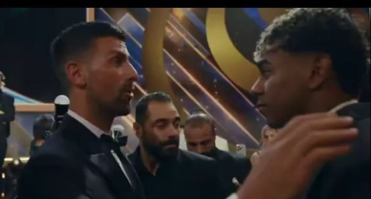 Ο Νόβακ Τζόκοβιτς μαζί με τον Λαμίν Γιαμάλ / Screenshot