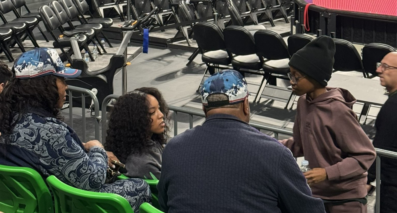 Η οικογένεια του Χολμς στο «T-Center» για το Παναθηναϊκός - Μιλάνο!