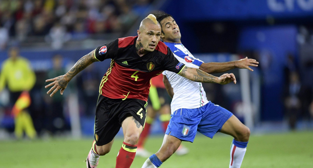 Ο Ράτζα Ναϊνγκολάν με την εθνική Βελγίου / Πηγή: Intime Ο Ράτζα Ναϊνγκολάν με την εθνική Βελγίου / Πηγή: Intime