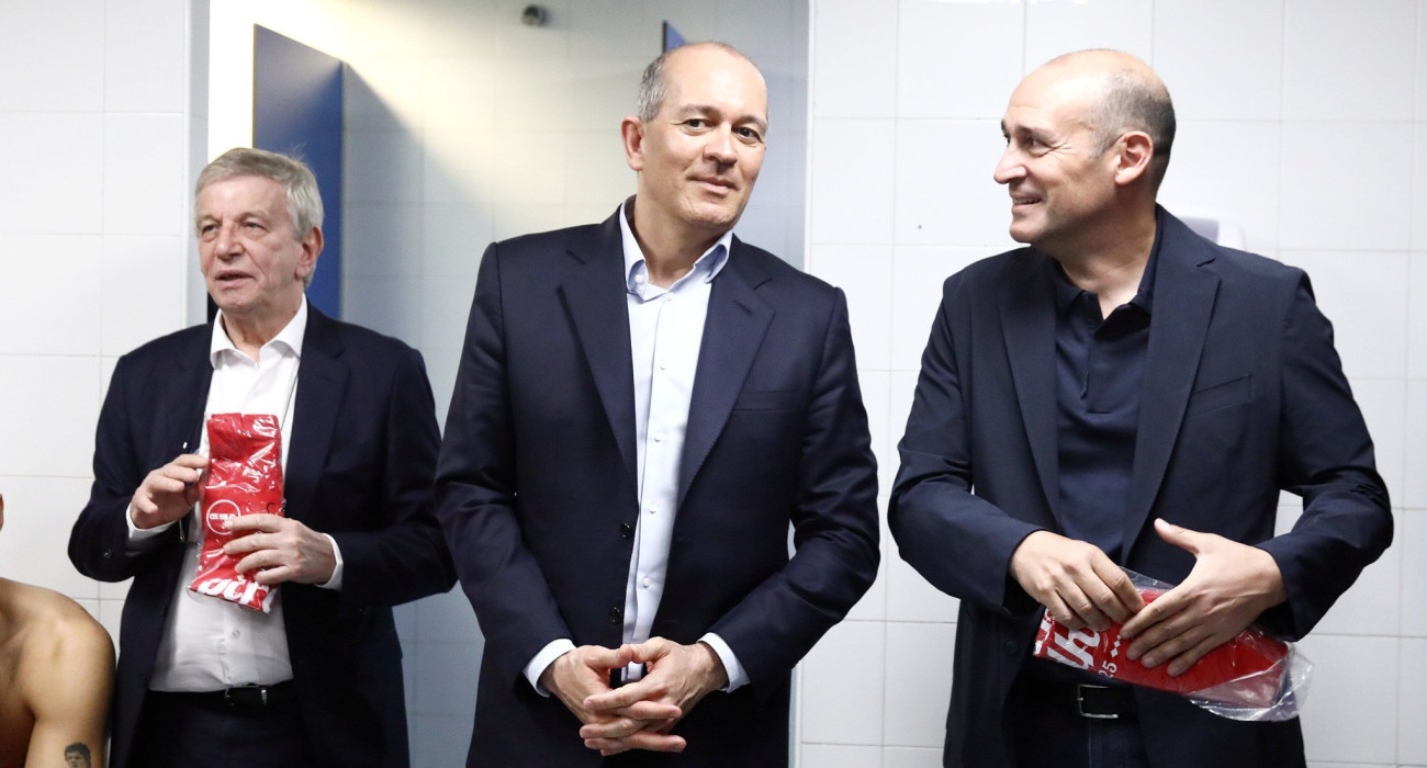 Έτσι έζησαν οι Αγγελόπουλοι την πρόκριση του Ολυμπιακού στο Final 4 (video)