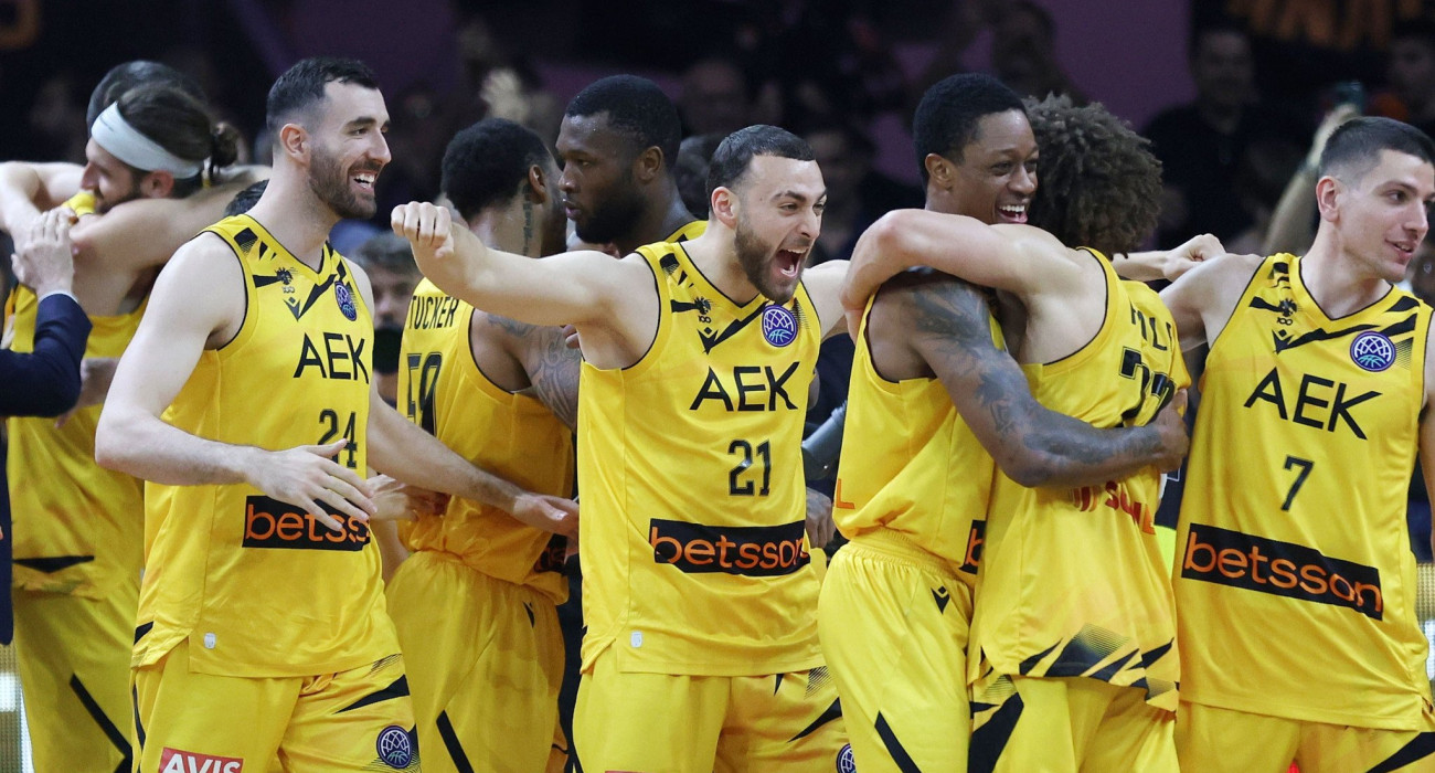 ΑΕΚ, η ομάδα που δίνει νόημα σε κάθε τι βαρετό... ΑΕΚ, η ομάδα που δίνει νόημα σε κάθε τι βαρετό...