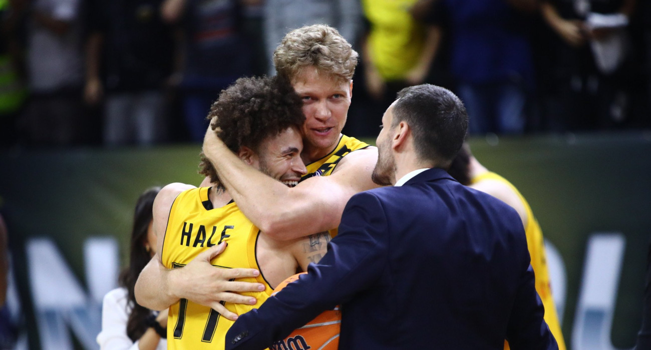 Με δική του επιθυμία μπήκε στην 12άδα της ΑΕΚ Betsson ο Κουζμίνσκας στον μικρό τελικό Με δική του επιθυμία μπήκε στην 12άδα της ΑΕΚ Betsson ο Κουζμίνσκας στον μικρό τελικό