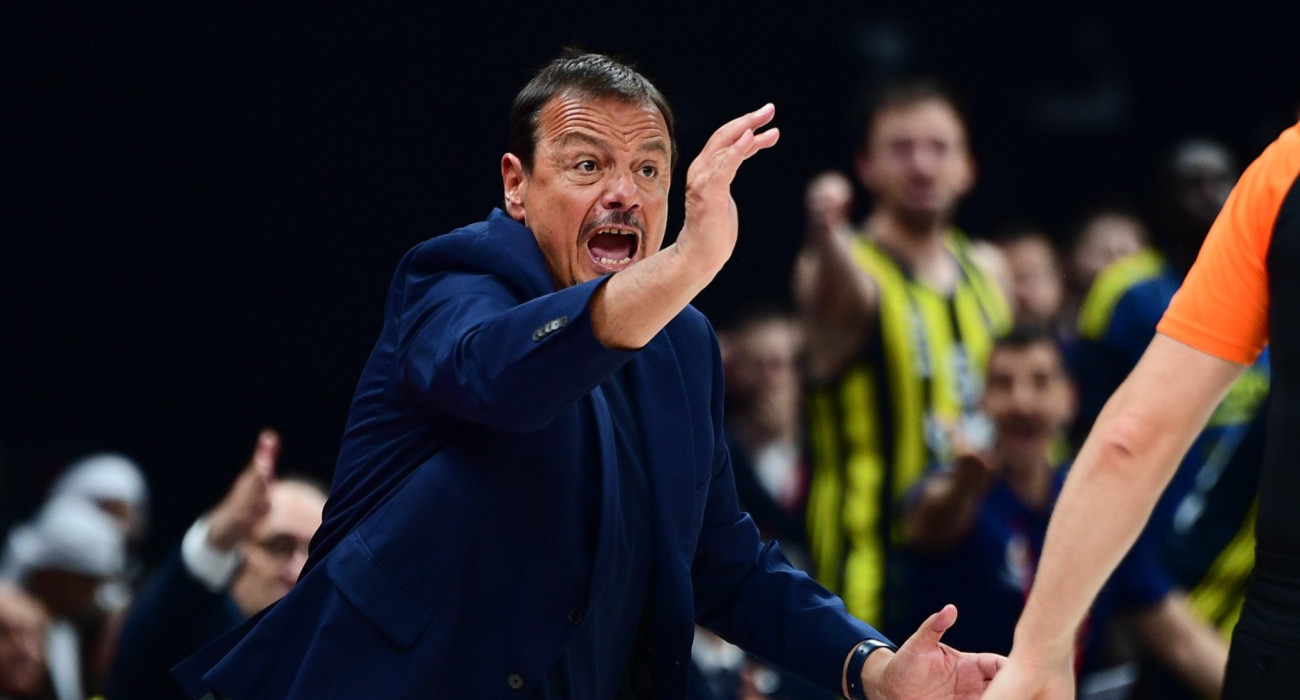 Έξαλλος Αταμάν δέχτηκε τεχνική ποινή στον ημιτελικό με Φενέρμπαχτσε (video)