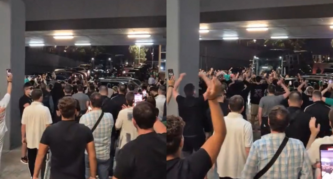 Περίπου 1.000 οπαδοί του Παναθηναϊκού στο ΟΑΚΑ - Αποθέωσαν την ομάδα (video) Περίπου 1.000 οπαδοί του Παναθηναϊκού στο ΟΑΚΑ - Αποθέωσαν την ομάδα (video)