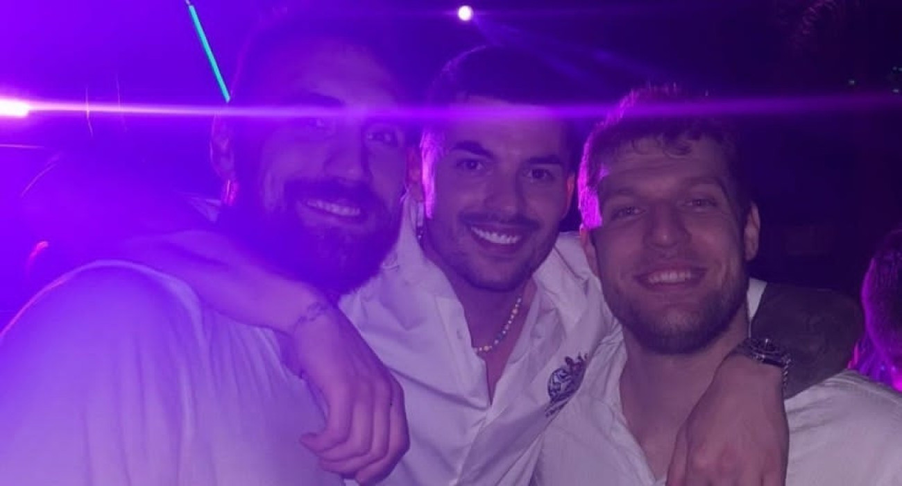 Ο Σέρβος ποδοσφαιριστής που γιόρτασε με Βεζένκοφ-Μιλουτίνοφ (pic) Ο Σέρβος ποδοσφαιριστής που γιόρτασε με Βεζένκοφ-Μιλουτίνοφ (pic)