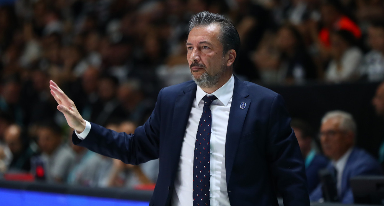 Ανακοίνωσε την αποχώρησή του από την Εφές ο Μπάνκι: «Ήταν ο τελευταίος μου αγώνας» Ανακοίνωσε την αποχώρησή του από την Εφές ο Μπάνκι: «Ήταν ο τελευταίος μου αγώνας»