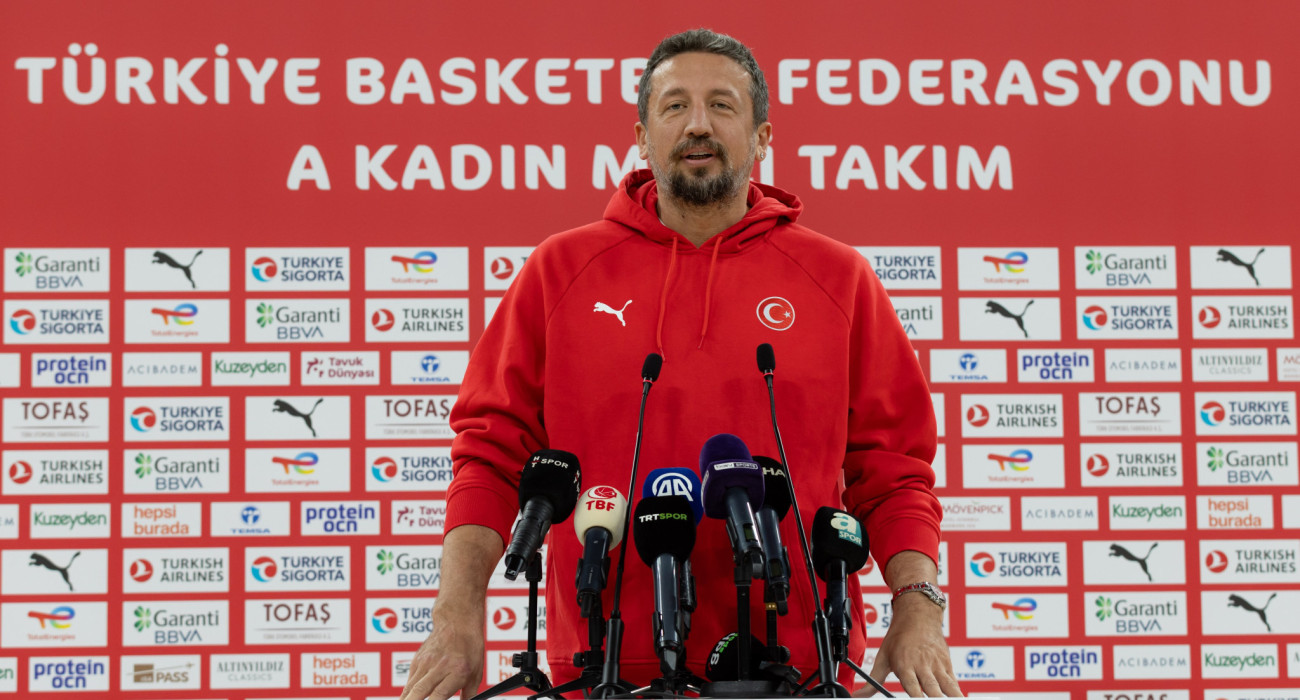 Ο Χέντο Τούρκογλου στο Athletiko: «Για εμάς υπάρχει αντιπαλότητα μόνο στο παρκέ, έχουμε φιλία με την Ελλάδα» Ο Χέντο Τούρκογλου στο Athletiko: «Για εμάς υπάρχει αντιπαλότητα μόνο στο παρκέ, έχουμε φιλία με την Ελλάδα»
