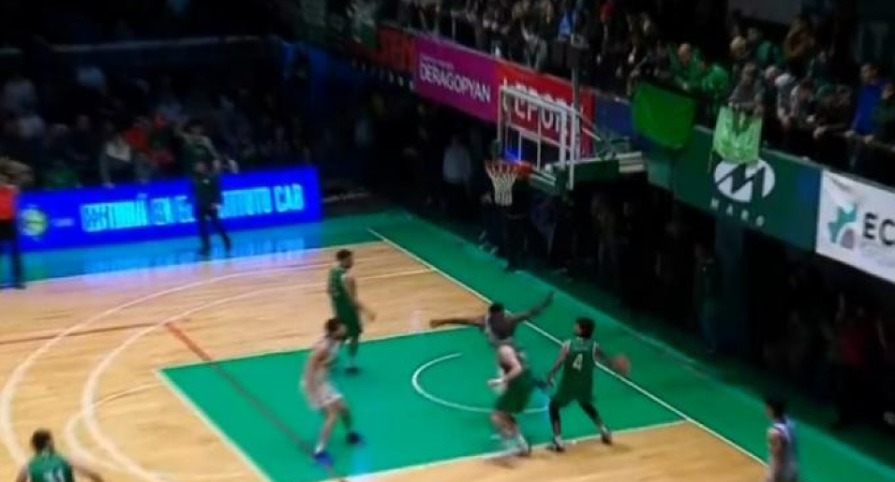 Τρομερό buzzer beater από τη μία μπασκέτα στην άλλη στο πρωτάθλημα Αργεντινής (video) Τρομερό buzzer beater από τη μία μπασκέτα στην άλλη στο πρωτάθλημα Αργεντινής (video)