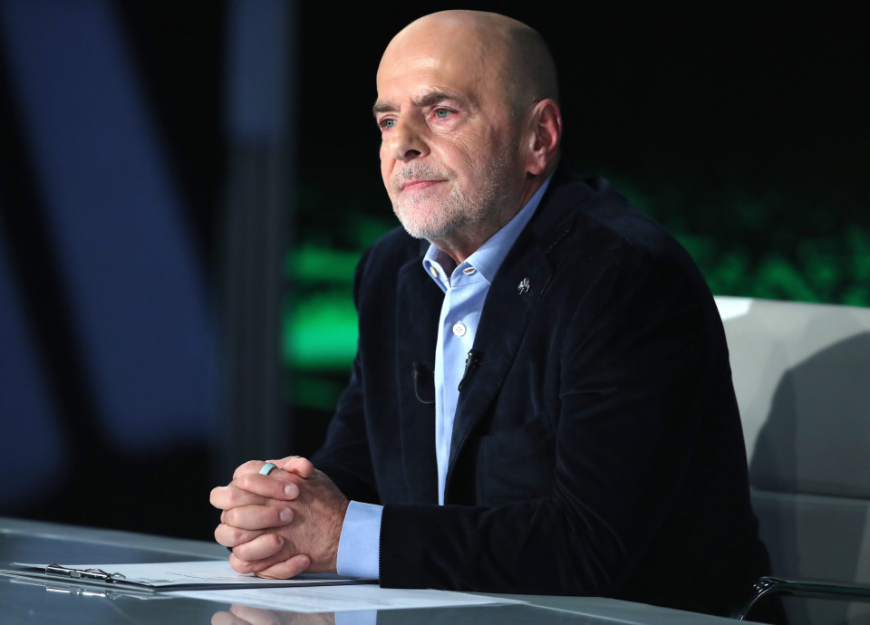 Το «άλλο» προφίλ, η παραδοχή των μεγάλων λαθών του και οι «ειδήσεις» του Αλαφούζου